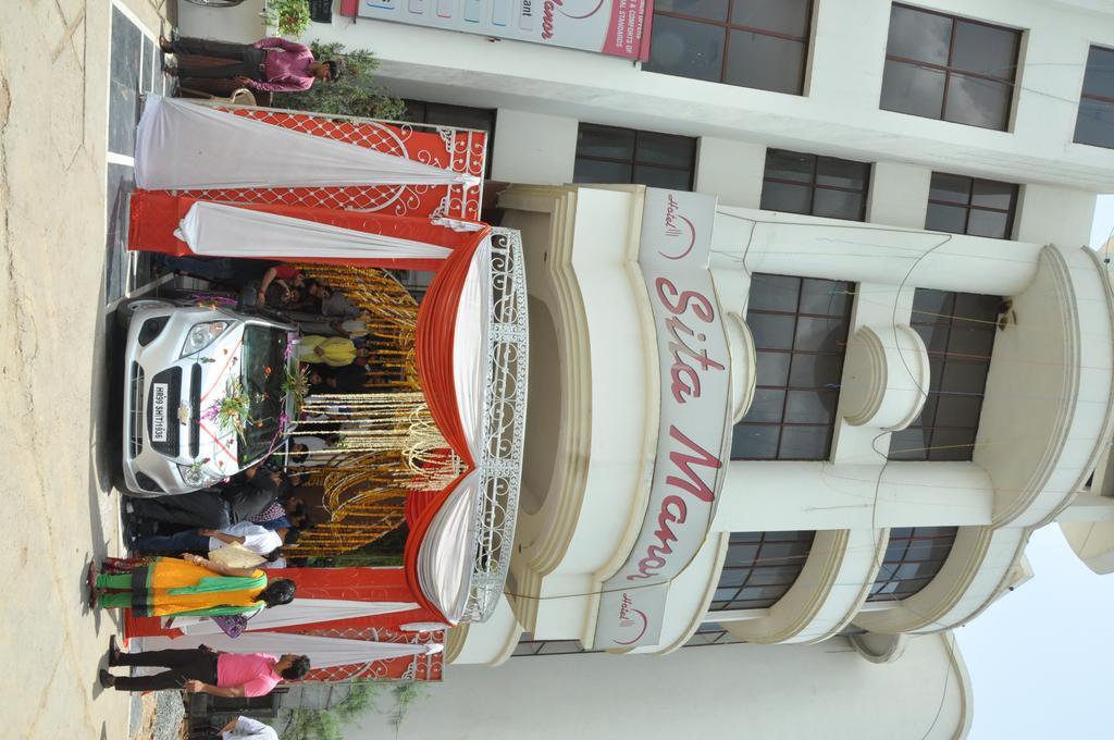 Hotel Sita Manor Gwalior Exterior foto