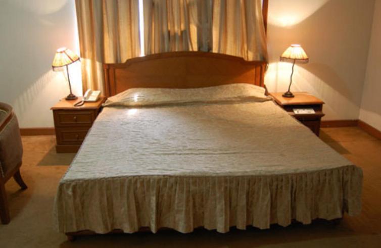 Hotel Sita Manor Gwalior Zimmer foto